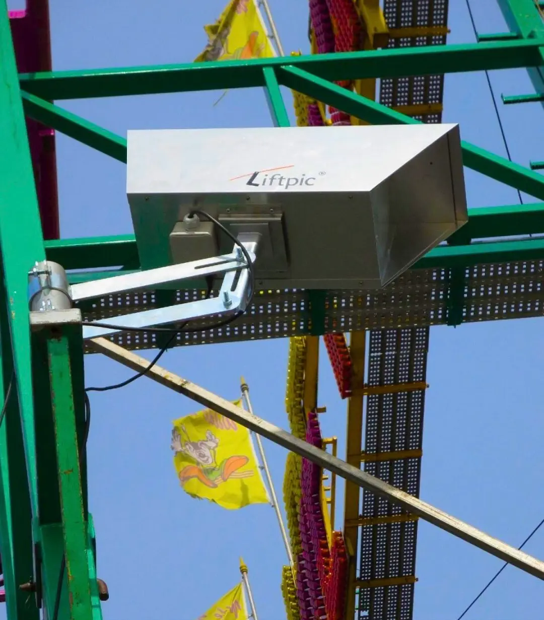 Camera captures onride rollercoaster moment